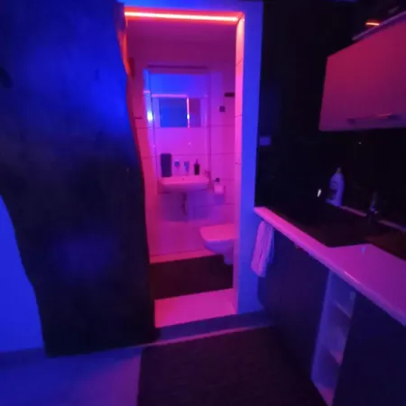 24h Mini Na Kod Dostepu & Free Parking & No Keys Gdynia