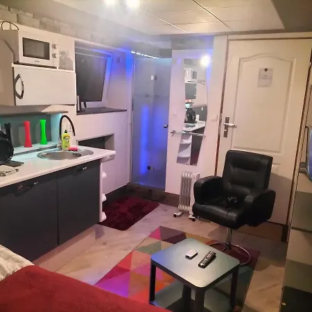 Apartment 24h Mini Na Kod Dostepu & Free Parking & No Keys *